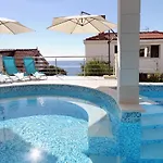 Seaside With A Swimming Pool Zavalatica, Korcula - 9150 公寓 *