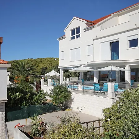 Seaside With A Swimming Pool Zavalatica, Korcula - 9150 Appartement *