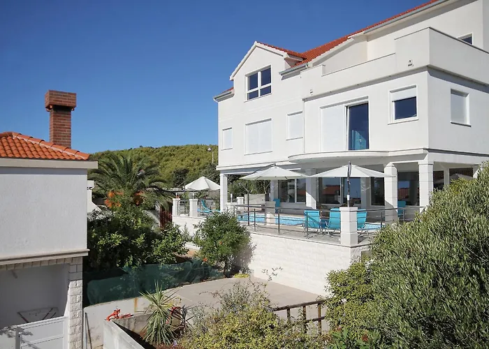 Seaside With A Swimming Pool Zavalatica, Korcula - 9150 Appartement *
