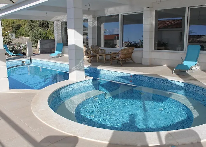 Seaside With A Swimming Pool Zavalatica, Korcula - 9150