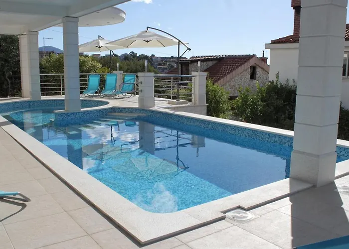 Seaside With A Swimming Pool Zavalatica, Korcula - 9150 公寓 *
