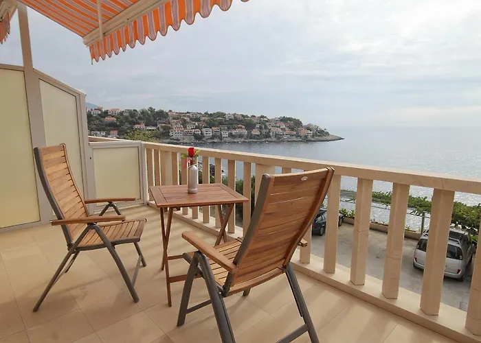 Seaside With A Swimming Pool Zavalatica, Korcula - 9150 公寓