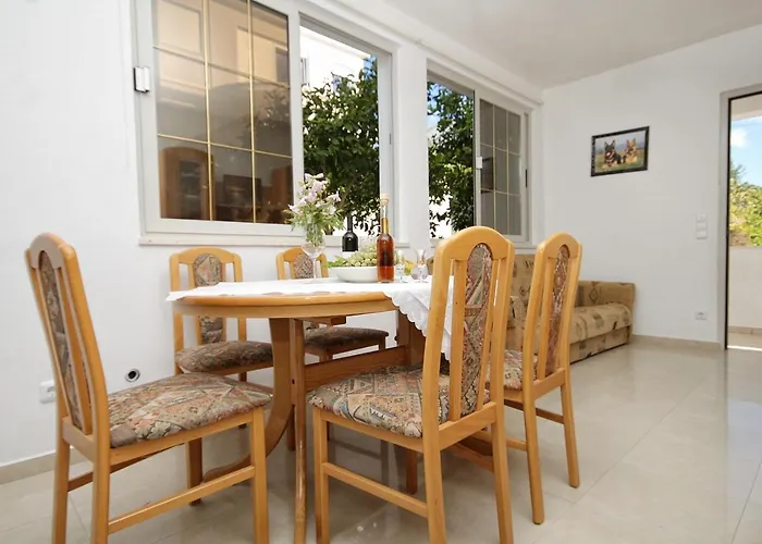 Seaside With A Swimming Pool Zavalatica, Korcula - 9150 公寓 *