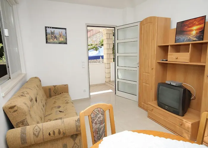 Seaside With A Swimming Pool Zavalatica, Korcula - 9150 *