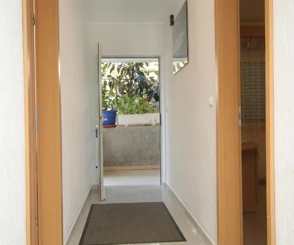 公寓 Seaside With A Swimming Pool Zavalatica, Korcula - 9150