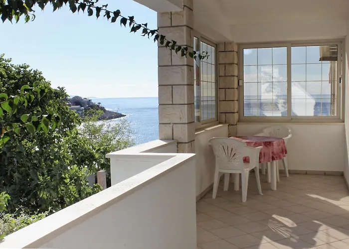 Seaside With A Swimming Pool Zavalatica, Korcula - 9150 公寓 *