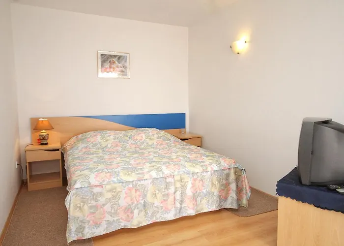 Seaside With A Swimming Pool Zavalatica, Korcula - 9150 公寓 *